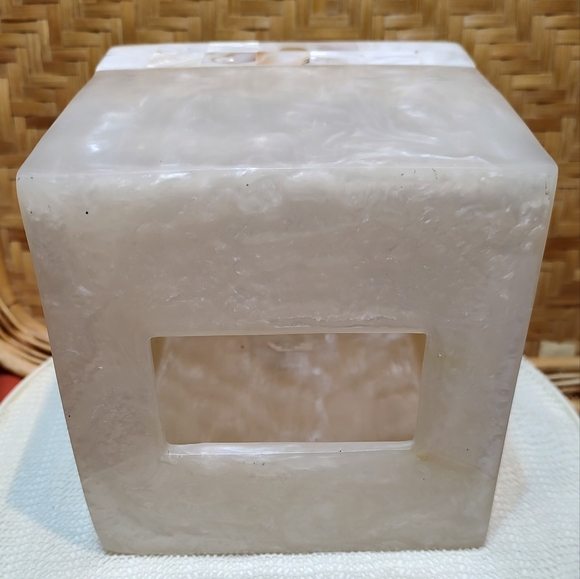Capiz Shell Tissue box holder - Picture 6 of 7